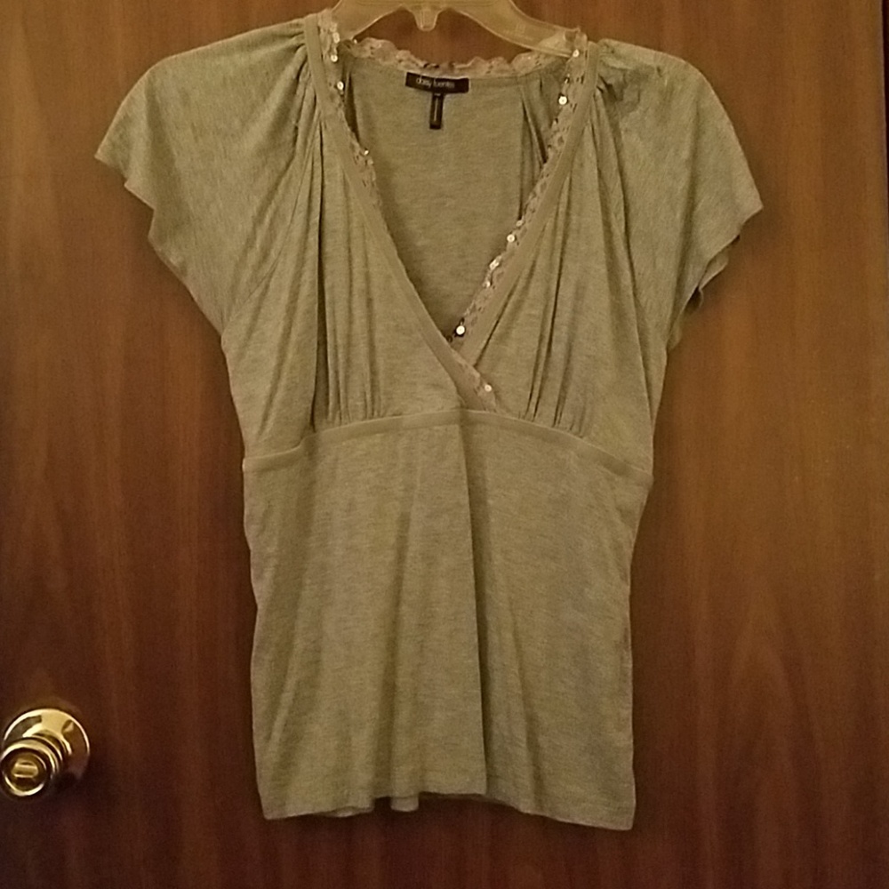 Gray even shirt